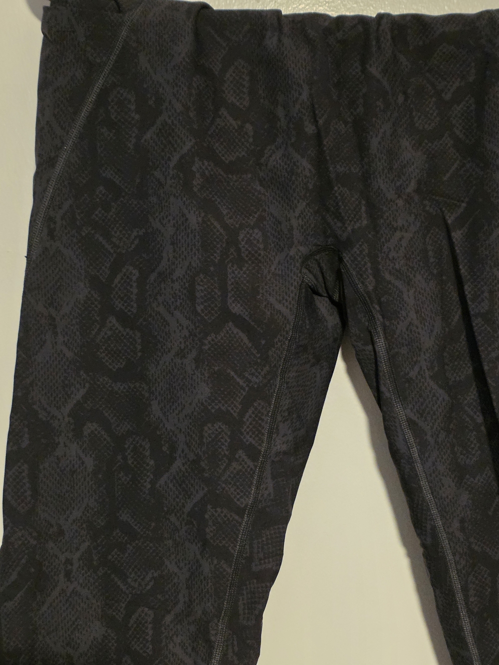 Savage X Fenty Sport Black/Grey Printed Active Top & Leggings